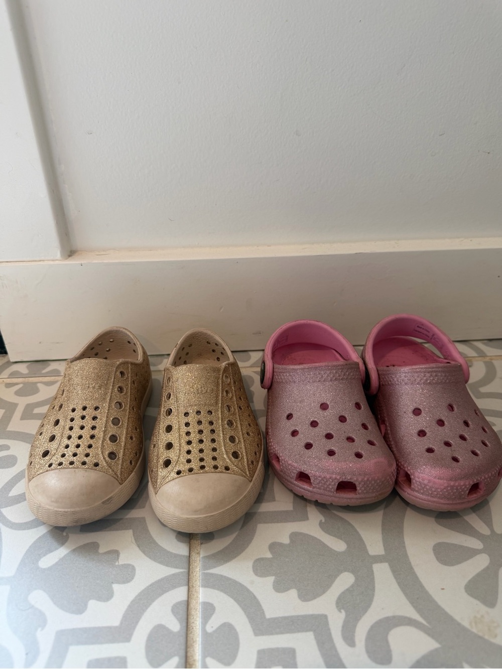 Native Shoes Kids Glitter Water Shoes in Pink and Gold